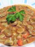 Habas congeladas en salsa de carne de ñora a las hierbas