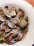 Alcachofas con almejas