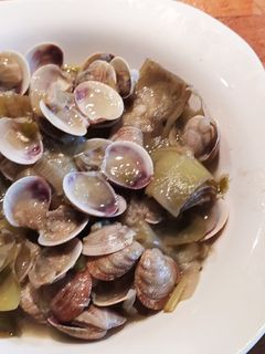 Una foto de Alcachofas con almejas