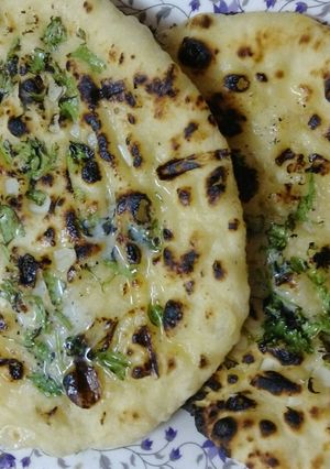 A picture of Garlic Nan.