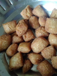 கோதுமை கேக் (gothumai cake recipe in tamil) செய்முறை முக்கிய புகைப்படம்