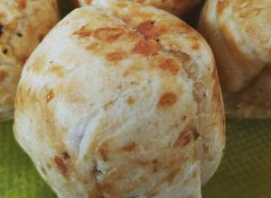 Una foto de Pao de queijo o chipa