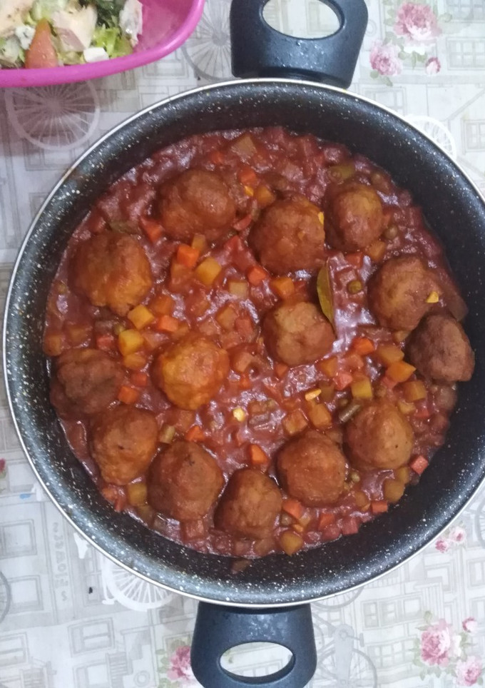 Una foto de Albóndigas a la jardinera