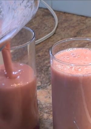 Una foto de Jugo Rosa (Fresa, Pepino y Espinaca)