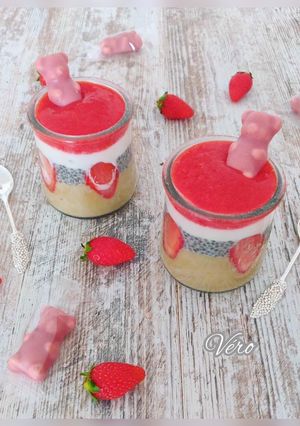 Une photo de Pudding chia à la crème de rhubarbe
