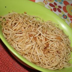 A picture of Burnt Chilli Garlic Noodles.