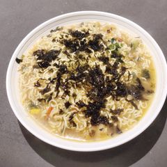 A picture of Instant Noodle with Dried Seeweed.