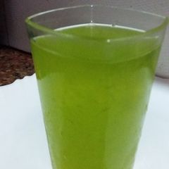 A picture of Kiwi juice.