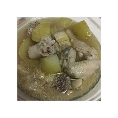 Tinola (chicken soup) A picture of Tinola (chicken soup).