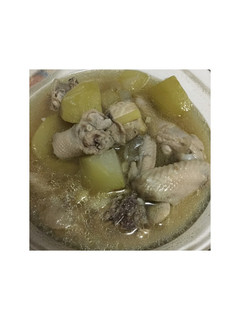 A picture of Tinola (chicken soup).