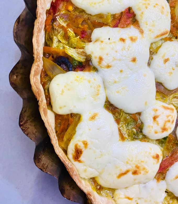 Una foto de TARTA CON RELLENO DE 🥬LECHUGA🥬