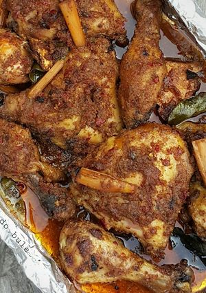 A picture of Roasted Lemongrass Chicken.