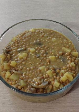عکسی از دستور خوراک عدسی با قارچ