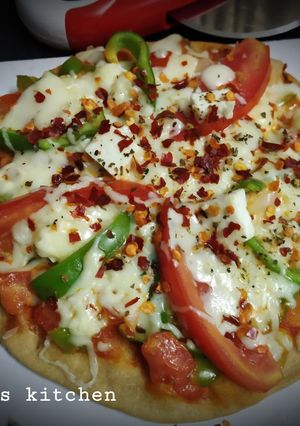 પિઝા (pizza recipe in gujarati) રેસીપી મુખ્ય ફોટો