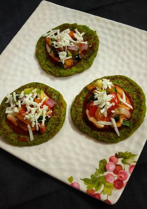A picture of Moong Uttapam.
