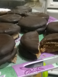 Una foto de Alfajores de chocolate