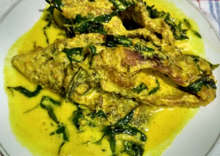 Cara Gampang Membuat Ikan mas kemangi bumbu kuning Lezat
