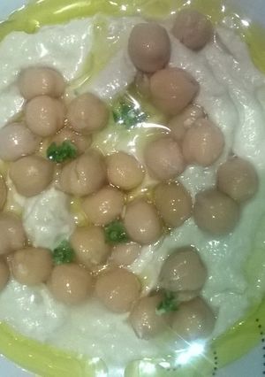 A picture of Hummus.