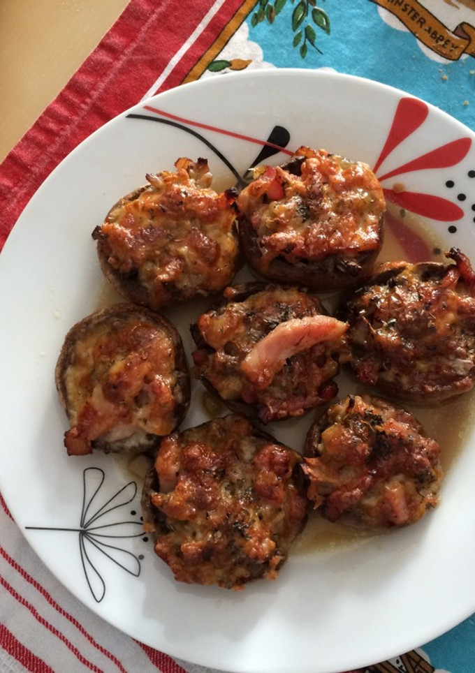 Una foto de Champiñones rellenos con bacon