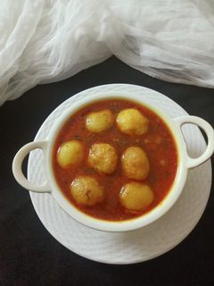 कश्मीरी दम आलू (Kashmiri Dum aloo recipe in hindi) रेसिपी मुख्य फोटो