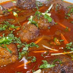 A picture of Kofta nihari.