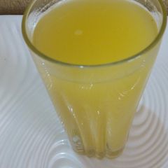 A picture of Sugarcane juice.
