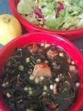 Sopa de portobellos y wakame
