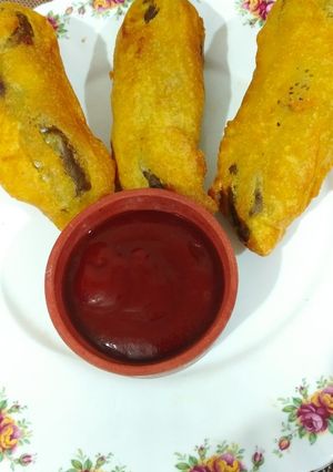 A picture of Mirchi Vada.