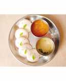 Idli with sambhar and chutney