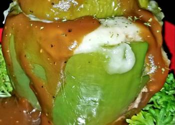 Easiest Way to Recipe Appetizing Mikes Stuffed Cheesy Meaty Bell Peppers With Gravy