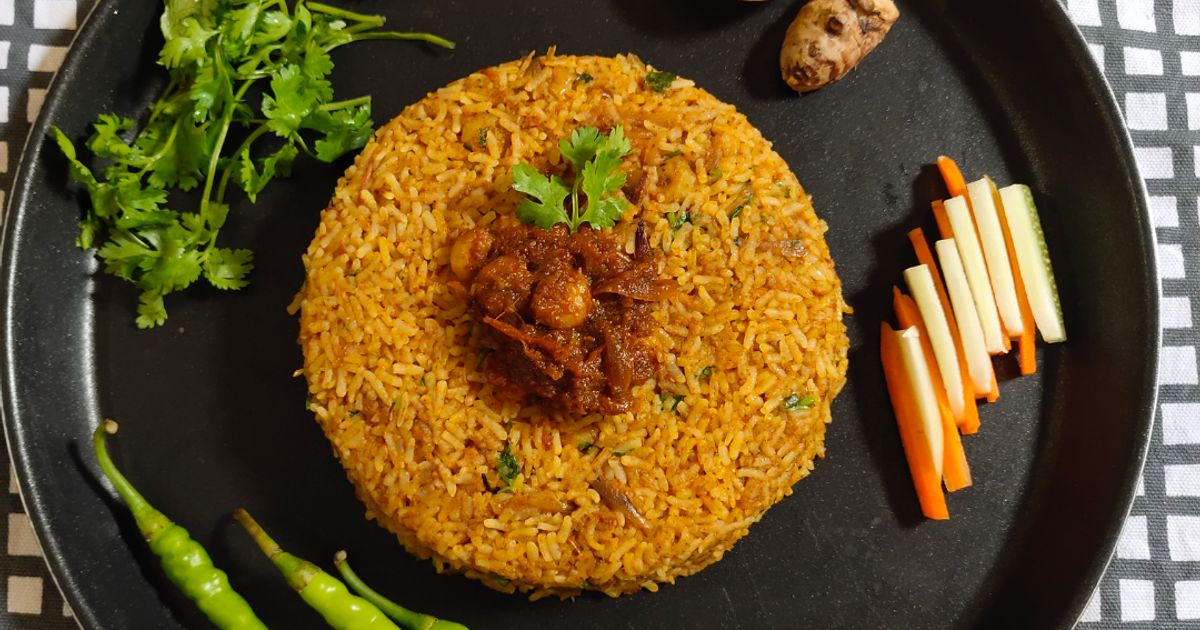 Tiniest Rice Tiny Prawns Rice Recipe by Sailee Tanawde Mhatre - Cookpad