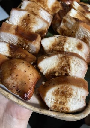 Hình của món Ức gà nướng.