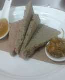 Paté de pato con chutney de tomatillo