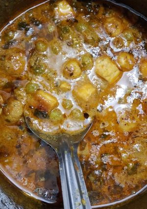 मटर पनीर (matar paneer recipe in Hindi) रेसिपी मुख्य फोटो