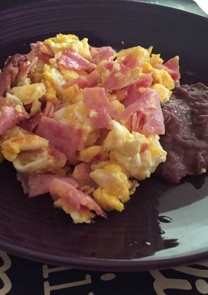 Una foto de Huevos con jamón