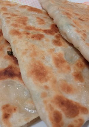 A picture of Chicken aloo paratha.