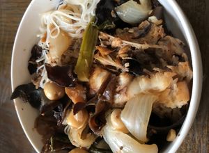 Hình của món Bún cá chưng tương.