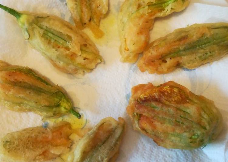 Fiori di zucchine fritti