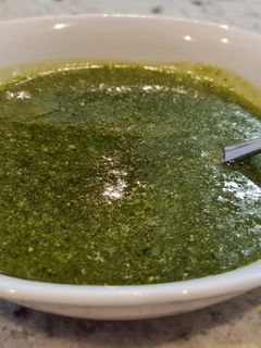 Una foto de Pesto de nueces de macadamia