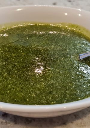 Una foto de Pesto de nueces de macadamia