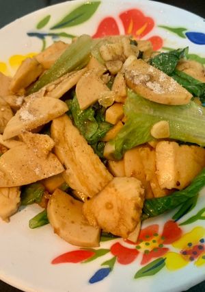 รูปของ ผัดกะเพราหมูยอและอกไก่ (เมนูเคลียร์ตู้เย็น)
