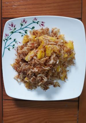 Hình của món Tép khô rang khế.