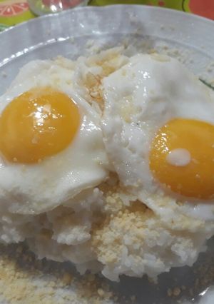 Una foto de Arroz con Huevo. No sabes que comer.Queres algo rápido?