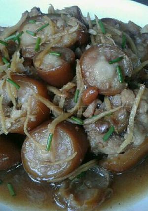 รูปของ หางหมูพะโล้ผัดเค็มหวาน