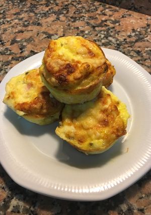 Una foto de Muffins de jamón, queso y ricota