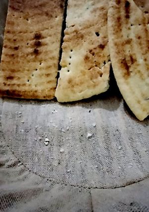 صورة لوصفة كسرة رخصيس بالسميد و زيت الزيتون