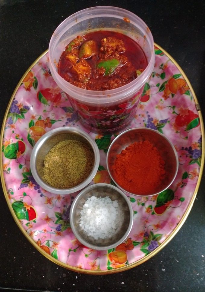 * ஆந்திரா சைடு ஆவக்காய்*(andhra avakkai pickle recipe in tamil) செய்முறை முக்கிய புகைப்படம்