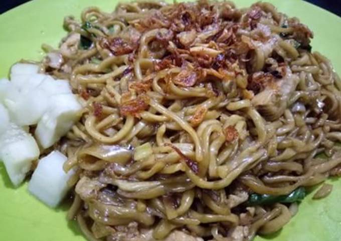 Ini dia! Cara termudah memasak Mie goreng basah ala ferynaVerins  istimewa