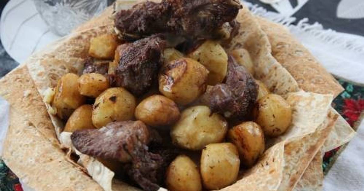 Рецепт мяса с овощами в афганском казане. Казан кебаб в афганском казане. Картошка с мясом в казане. Мясо с катушкой в ккзане. Блюдо в казане с картошкой и мясом.