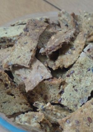 Una foto de Crackers integrales - nutritivas, versátiles y en pocos minutos !!
